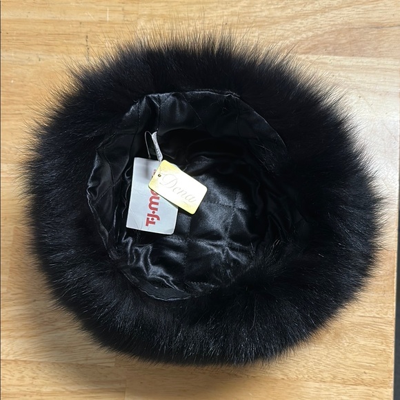 Dena Genuine Fur Russian Hat - Picture 2 of 2